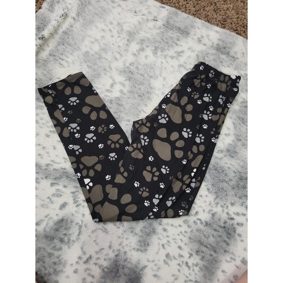 Pants - Paw print leggings